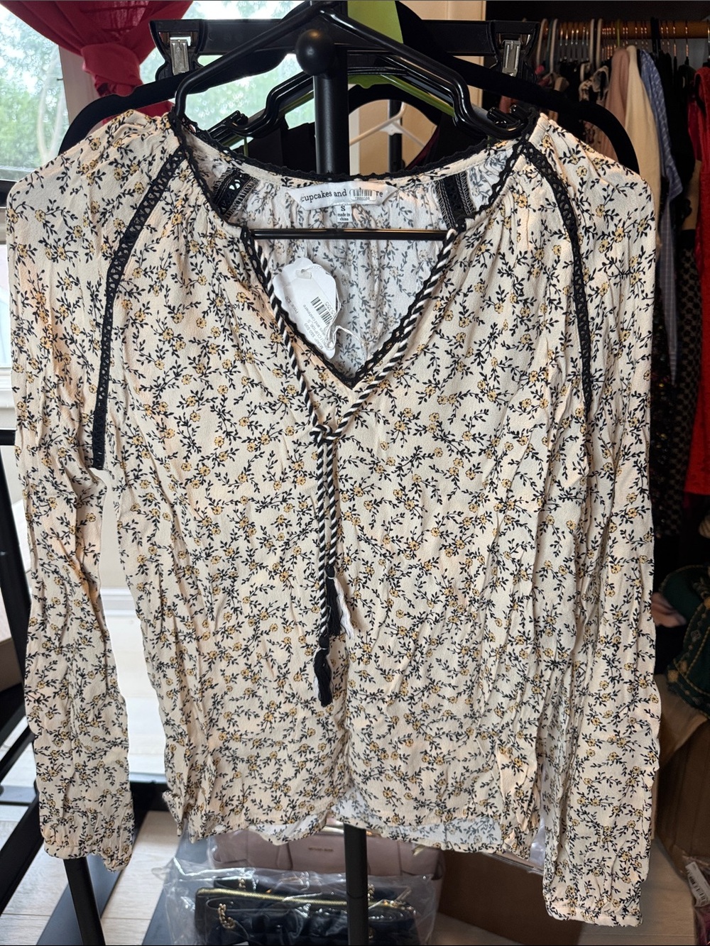 cupcakes & cashmere Floral Peasant Blouse - Picture 2 of 7
